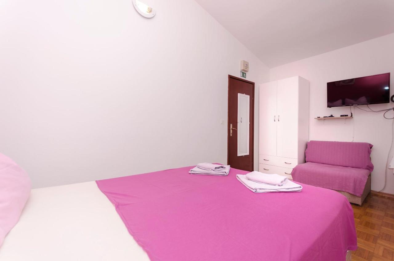 Apartments And Room Take It Easy Tribunj  Exterior photo